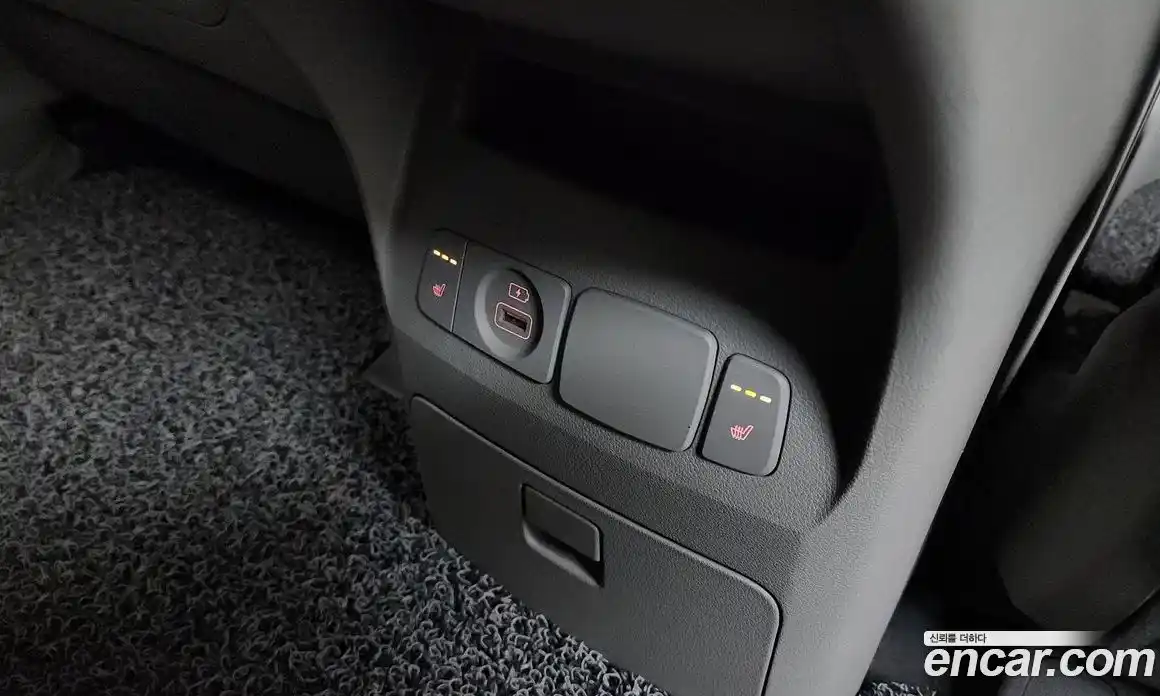 Kia Canival 2018 2.2 гидро в Москве № 123876, фото 19