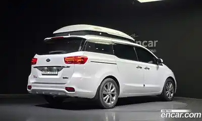 Kia Canival 2018 2.2 гидро в Москве № 123876, миниатюра 2