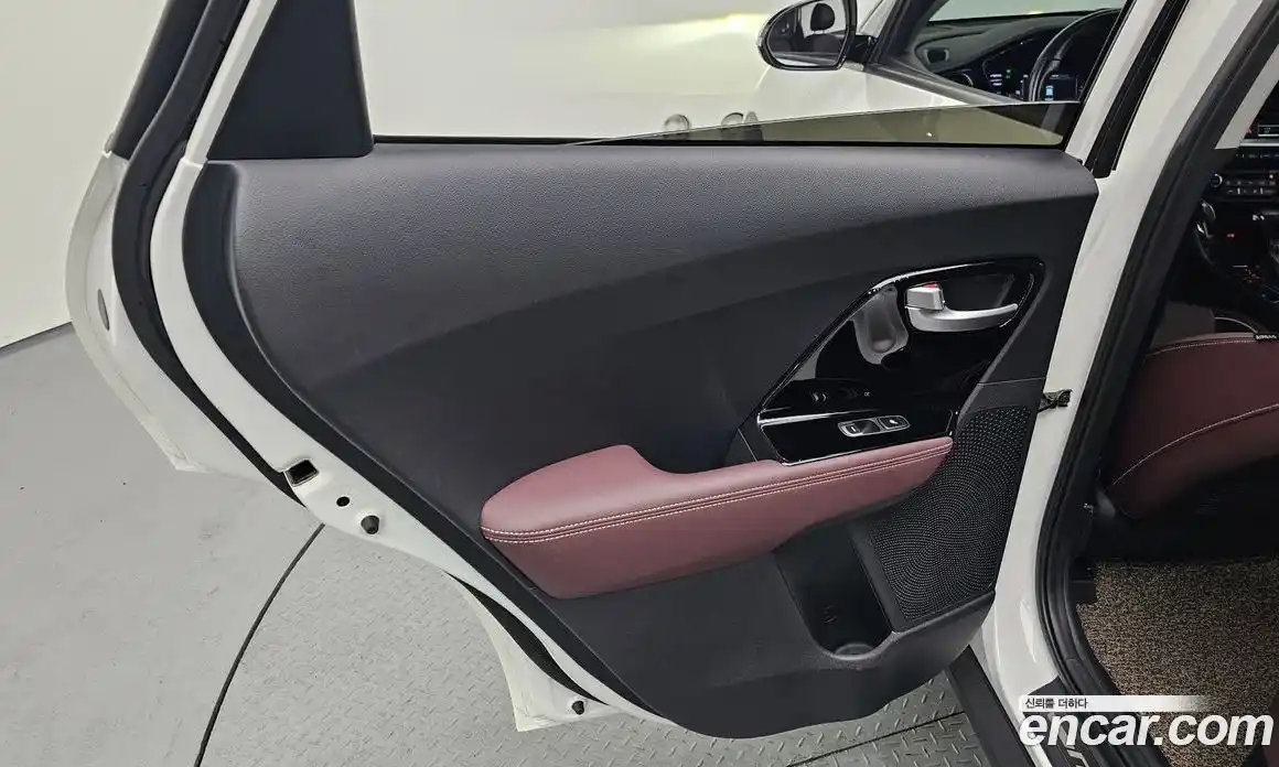 Kia Niro 2019 1.6 гидро в Москве № 1418431, фото 15