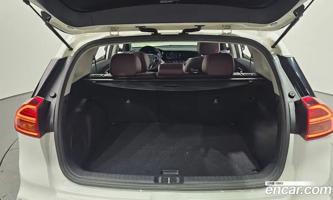 Kia Niro 2019 1.6 гидро в Москве № 1418431, фото 26