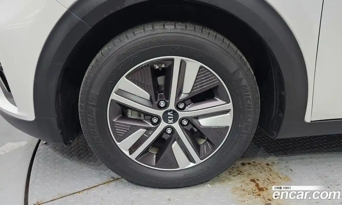 Kia Niro 2019 1.6 гидро в Москве № 1418431, фото 5