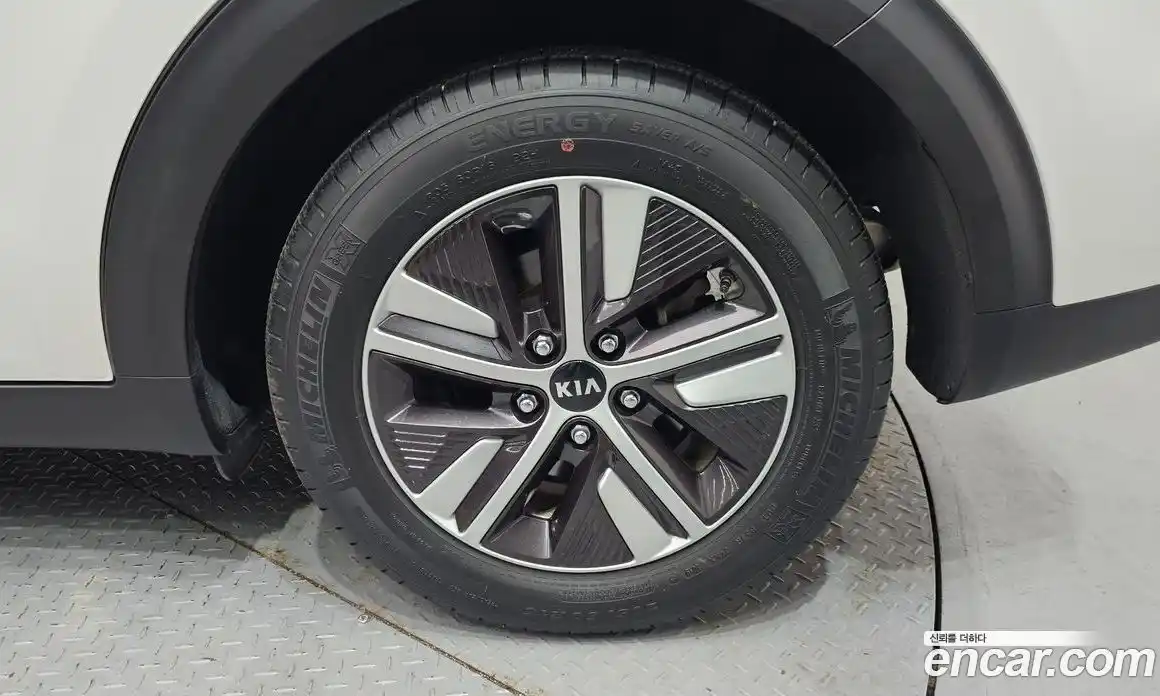 Kia Niro 2019 1.6 гидро в Москве № 1418431, фото 7