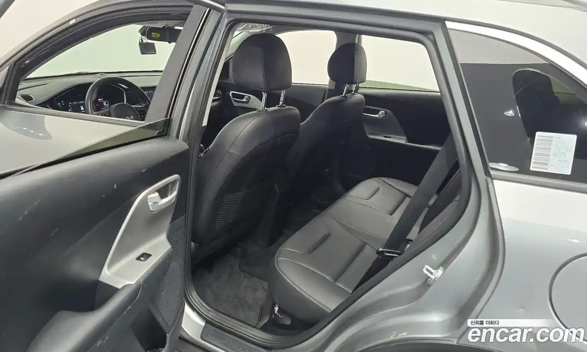 Kia Niro 2021 1.6 гидро в Москве, фото 17