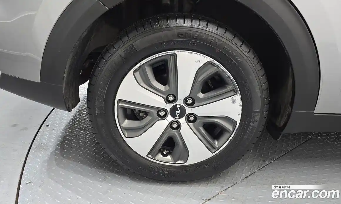Kia Niro 2021 1.6 гидро в Москве, фото 5