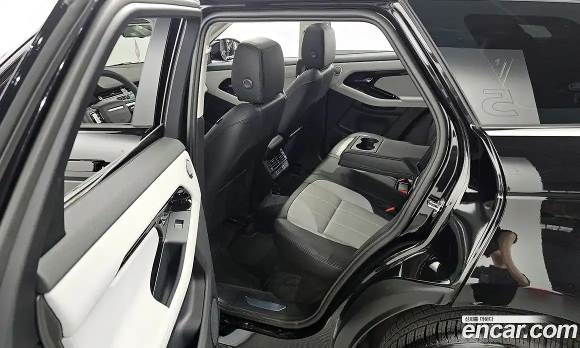 Land Rover Range-Rover Evoque 2024 2.0 гидро в Москве № 165931, фото 12