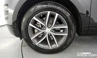 Land Rover Range-Rover Evoque 2024 2.0 гидро в Москве № 165931, миниатюра 5
