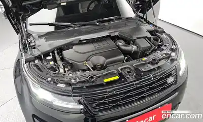 Land Rover Range-Rover Evoque 2024 2.0 гидро в Москве № 165931, миниатюра 6