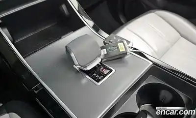 Land Rover Range-Rover Evoque 2024 2.0 гидро в Москве № 165931, миниатюра 9