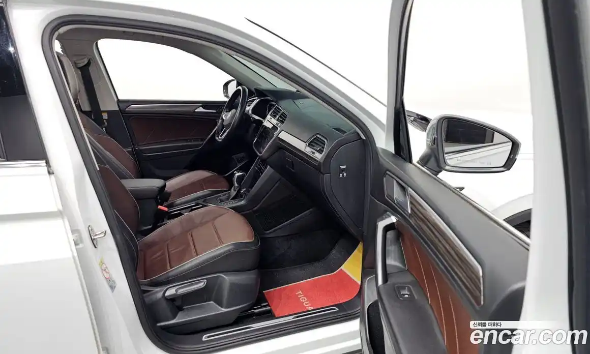 Volkswagen Tiguan 2022 2.0 гидро в Москве № 168790, фото 11