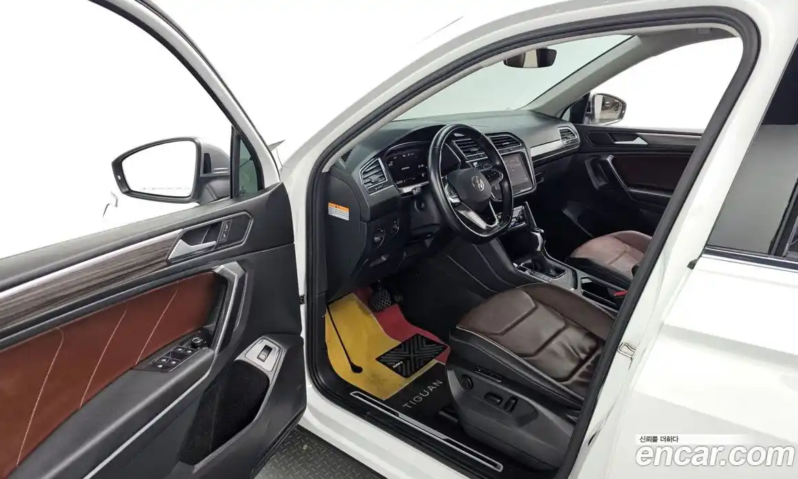 Volkswagen Tiguan 2022 2.0 гидро в Москве № 168790, фото 10