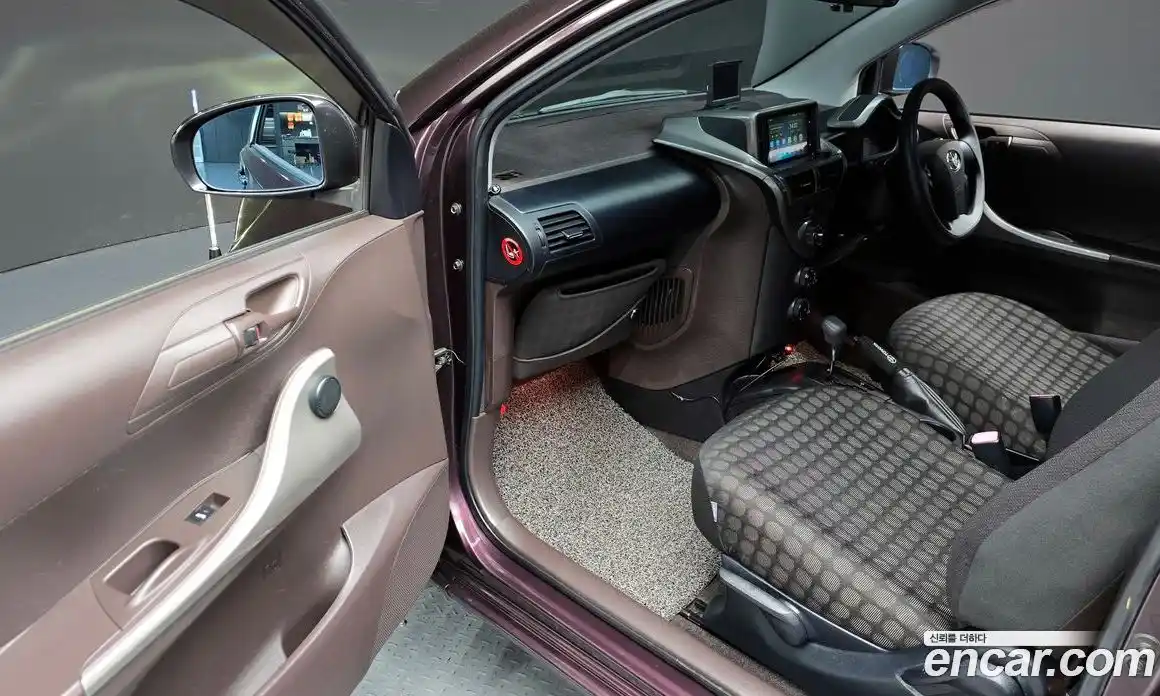 Toyota iQ 2010 1.0 гидро в Москве № 170093, фото 11