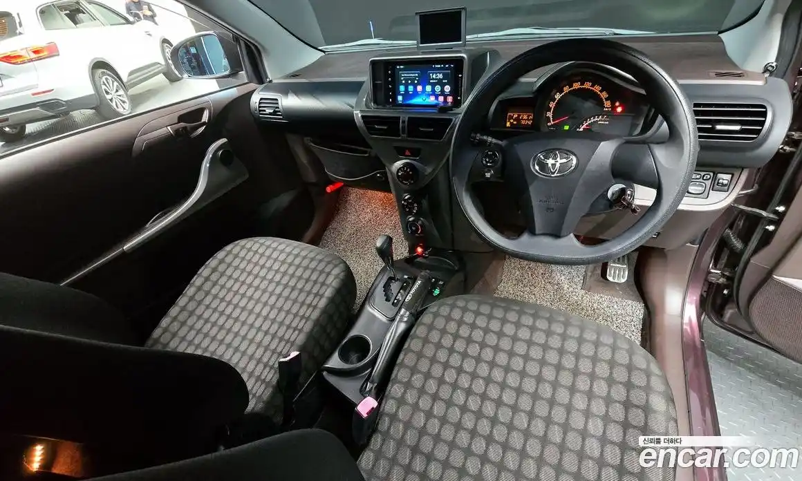 Toyota iQ 2010 1.0 гидро в Москве № 170093, фото 7