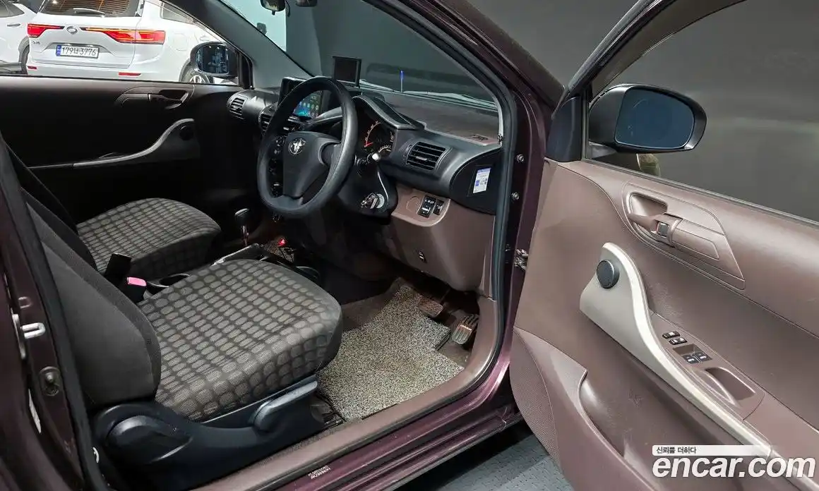 Toyota iQ 2010 1.0 гидро в Москве № 170093, фото 10