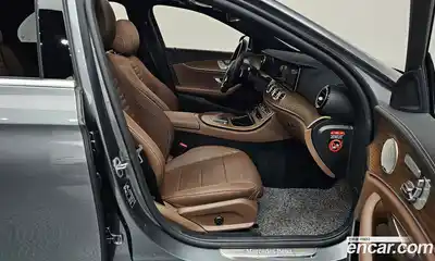 Mercedes-Benz E-Class 2021 2.0 гидро в Москве № 1981077, миниатюра 11