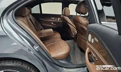 Mercedes-Benz E-Class 2021 2.0 гидро в Москве № 1981077, миниатюра 12