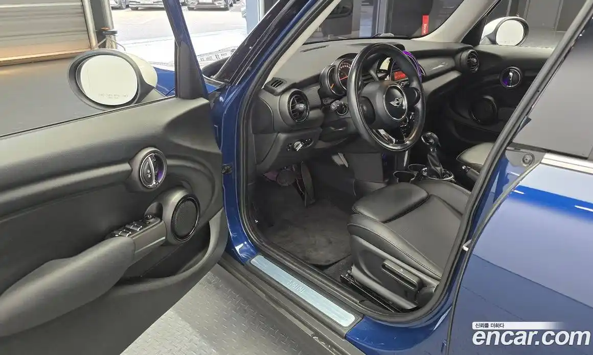 Mini Cooper 2015 1.5 гидро в Москве № 211190, фото 11