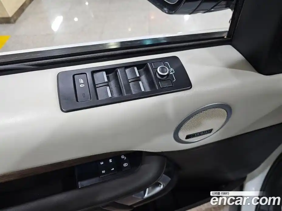 Land Rover Discovery 2017 3.0 гидро в Москве № 213821, фото 13