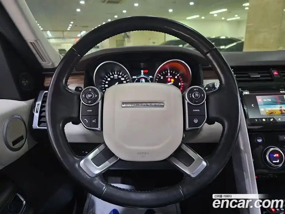 Land Rover Discovery 2017 3.0 гидро в Москве № 213821, фото 6