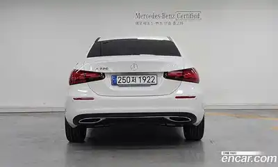 Mercedes-Benz A-Class 2024 2.0 гидро в Москве № 2198881, миниатюра 4