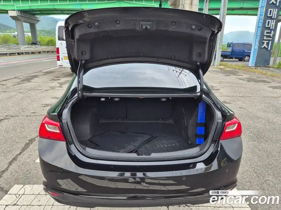 Chevrolet Malibu 2017 1.5 гидро в Москве № 2200329, фото 16