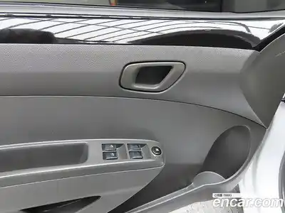 Chevrolet Spark 2012 1.0 механика в Москве № 2200479, миниатюра 12