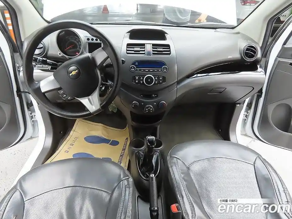 Chevrolet Spark 2012 1.0 механика в Москве № 2200479, фото 10