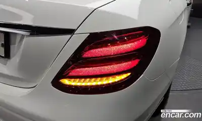 Mercedes-Benz E-Class 2019 2.0 гидро в Москве № 2201711, миниатюра 9