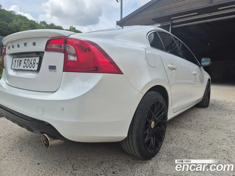 Volvo S60 2015 2.0 гидро в Москве, фото 15