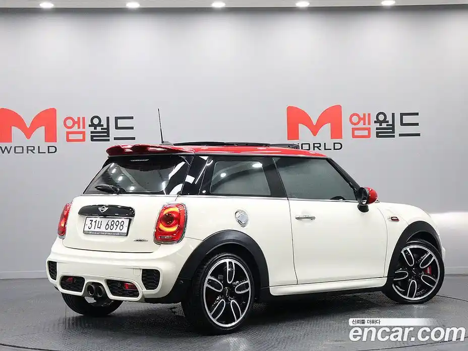 Mini Cooper 2017 2.0 гидро в Москве № 2203736, фото 3