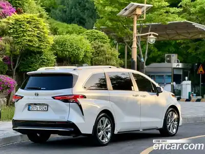 Toyota Sienna 2022 2.5 гидро в Москве № 2204762, миниатюра 3