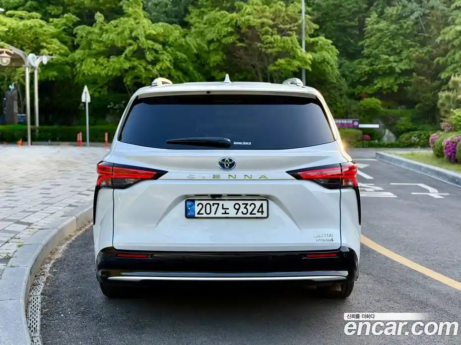 Toyota Sienna 2022 2.5 гидро в Москве № 2204762, фото 4