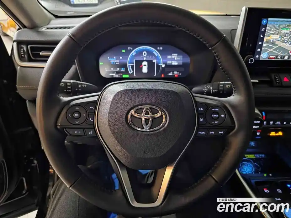 Toyota RAV4 2023 2.5 гидро в Москве № 2204803, фото 11
