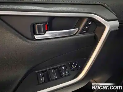 Toyota RAV4 2023 2.5 гидро в Москве № 2204803, миниатюра 12