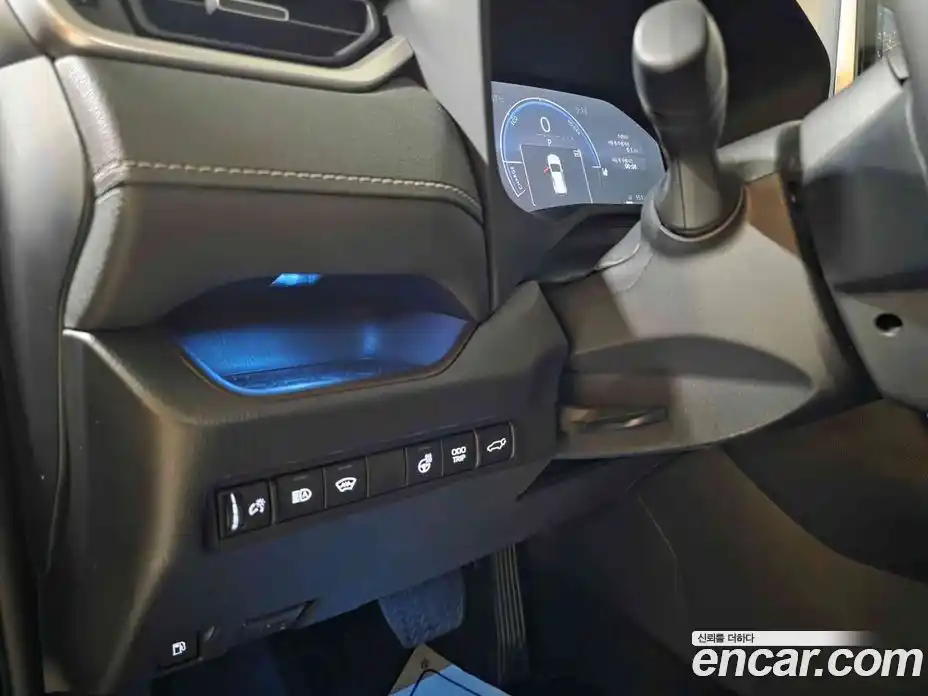 Toyota RAV4 2023 2.5 гидро в Москве № 2204803, фото 13