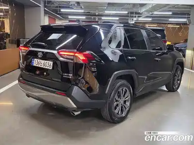 Toyota RAV4 2023 2.5 гидро в Москве № 2204803, миниатюра 2