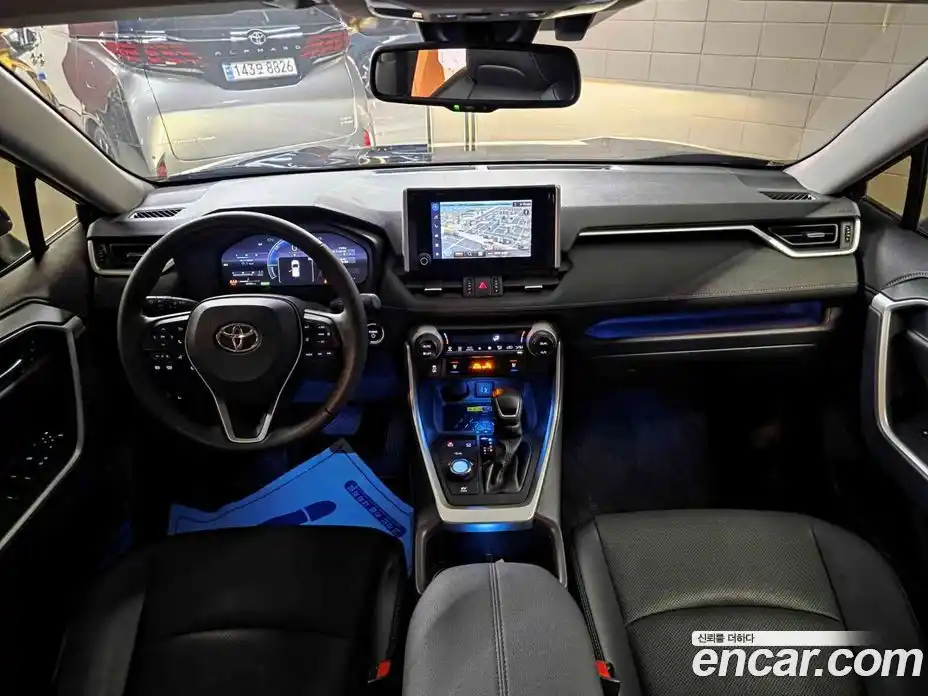 Toyota RAV4 2023 2.5 гидро в Москве № 2204803, фото 7