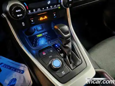 Toyota RAV4 2023 2.5 гидро в Москве № 2204803, миниатюра 9