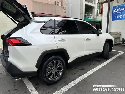 Toyota RAV4 2022 2.5 вариатор в Москве № 2204806, миниатюра 2