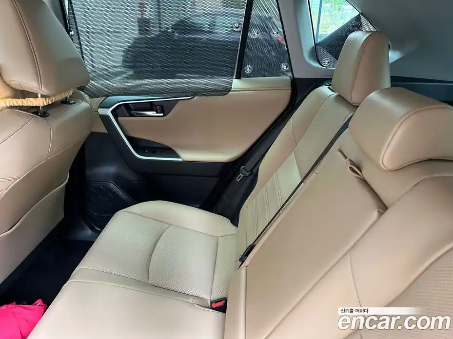 Toyota RAV4 2022 2.5 вариатор в Москве № 2204806, фото 7