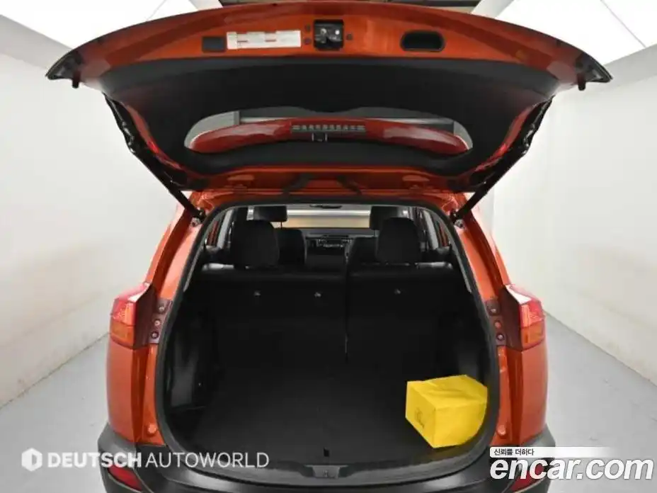 Toyota RAV4 2015 2.5 гидро в Москве № 2204821, фото 19