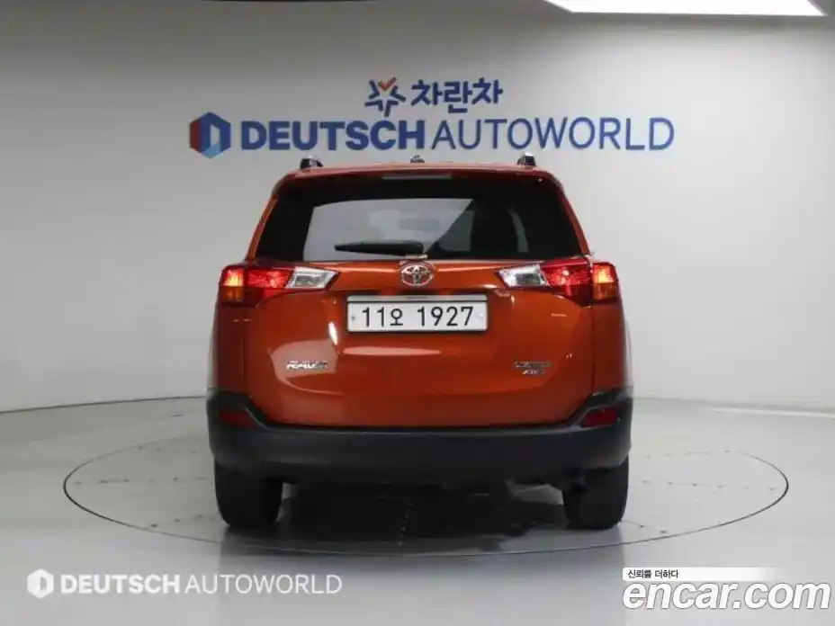 Toyota RAV4 2015 2.5 гидро в Москве № 2204821, фото 4