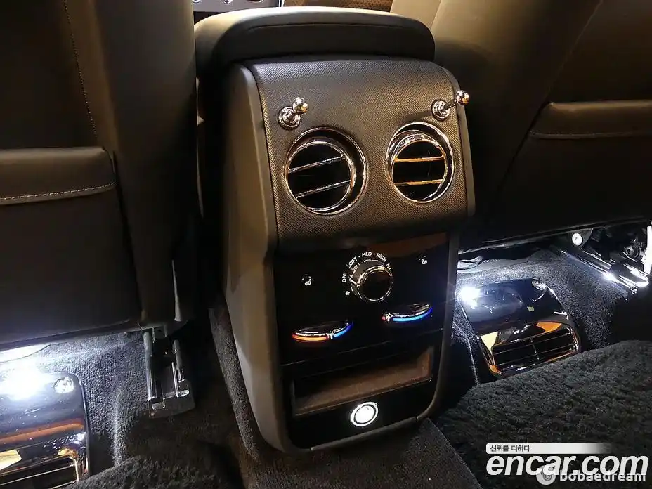 Rolls-Royce Cullinan 2021 6.7 гидро, фото 17