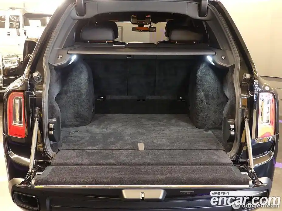 Rolls-Royce Cullinan 2021 6.7 гидро, фото 9