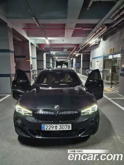 BMW 3-Series 320i