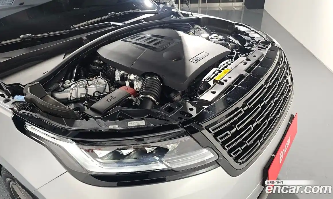 Land Rover Range-Rover Velar 2024 3.0 гидро в Москве, фото 5