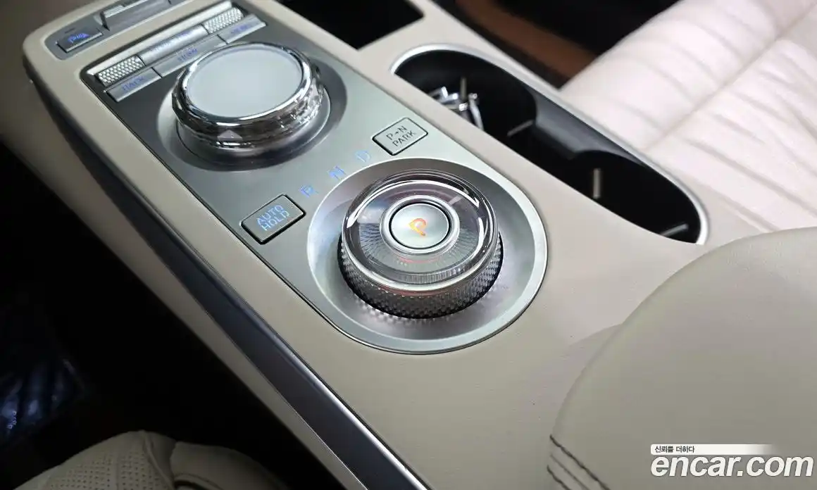 Genesis GV70 2021 2.5 гидро в Москве № 24658, фото 9
