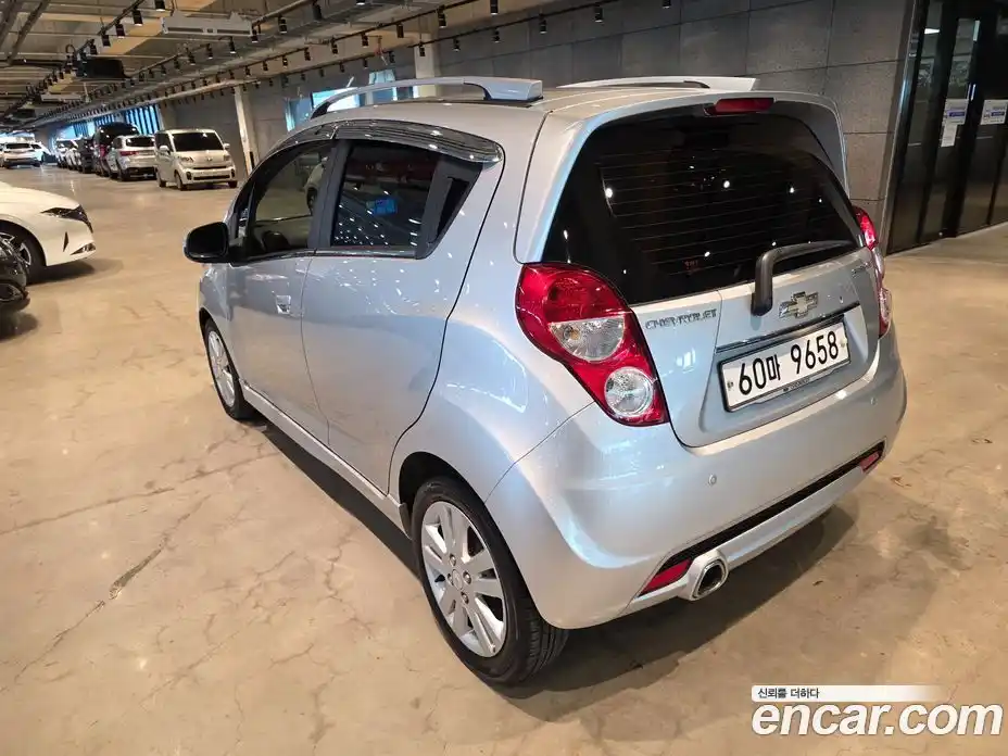 Chevrolet Spark 2014 1.0 гидро в Москве, фото 5