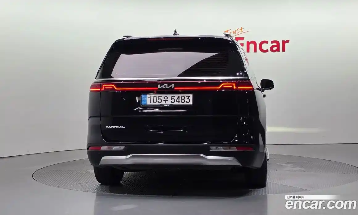 Kia Canival 2023 2.2 гидро в Москве № 50982, фото 4
