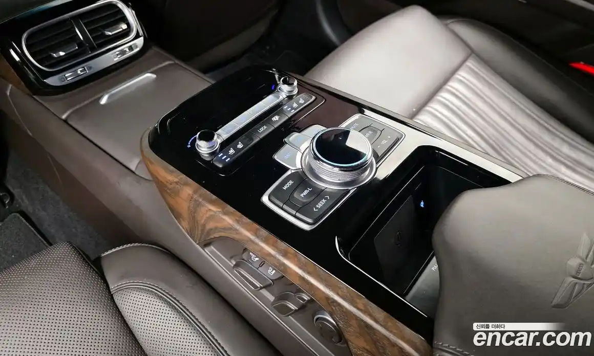 Genesis G90 2020 3.8 гидро в Москве № 57871, фото 18