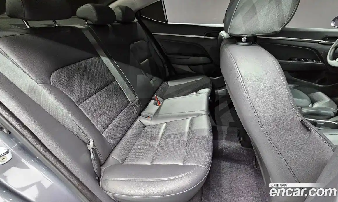 Hyundai Avante 2018 1.6 гидро в Москве № 6315, фото 18
